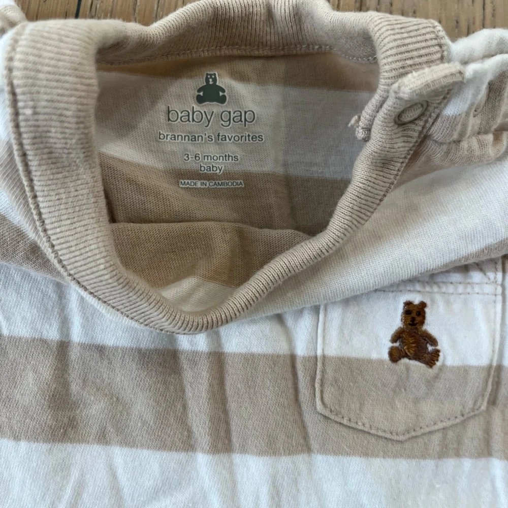 Baby Gap 0-3 month Onsie short sleeve branan bear Tan Stripe Blue Ribbed Neutral